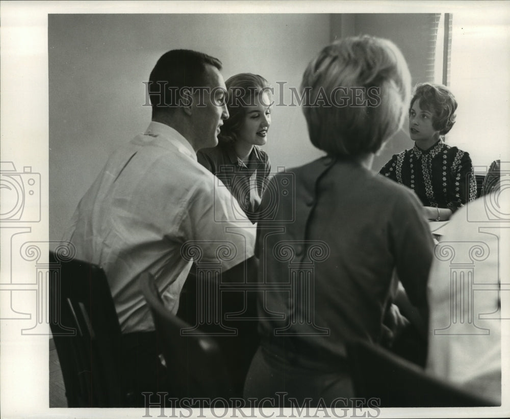 1963 Press Photo Elaine Marie Durbin at meeting around table - noa96435- Historic Images