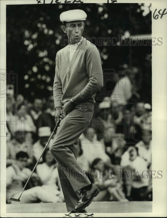 1967 Press Photo Golf player Gardner Dickinson during game - noa96917- Historic Images