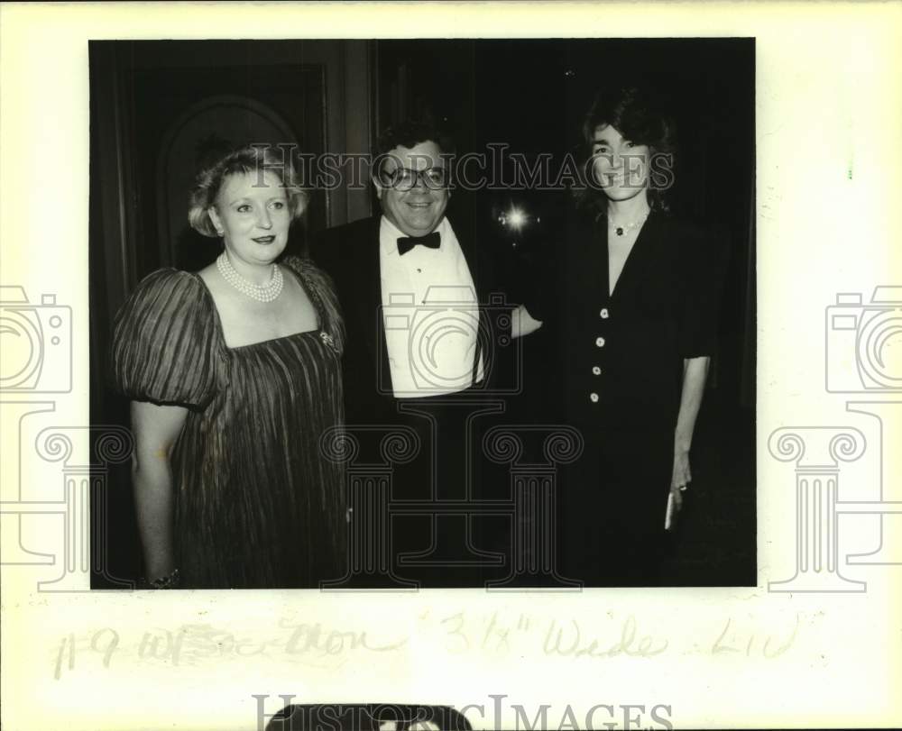 1988 Press Photo Sarah Dunbar, Walker Ronaldson, Minnie Coleman attend party- Historic Images