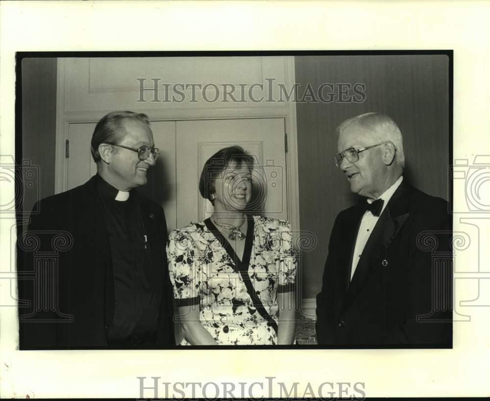 1989 Press Photo James Carter, SJ Sally and Adrian Duplantier gather at an event- Historic Images