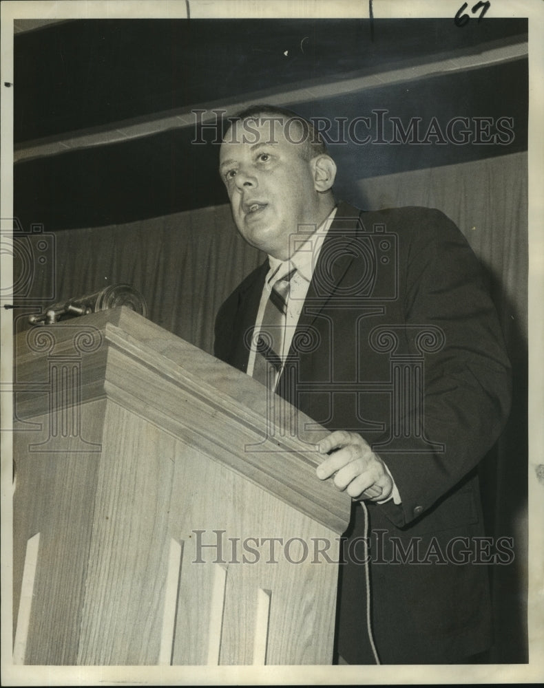 1968 Press Photo Duke University Educator, Dr. Norbert Enzer Giving a Speech- Historic Images