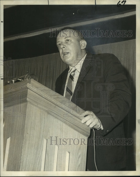 1968 Press Photo Duke University Educator, Dr. Norbert Enzer Giving a Speech- Historic Images