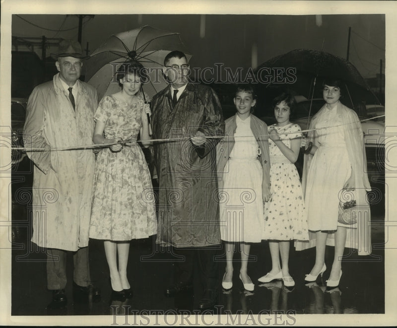 Load image into Gallery viewer, 1959 Press Photo Ribbon Cutting Ceremonies For Earhart Boulevard Expansion
