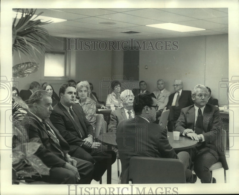Load image into Gallery viewer, 1973 Press Photo Judge Matt Braniff, Sheriff Louis Heyde, Mayor Moon Landrieu
