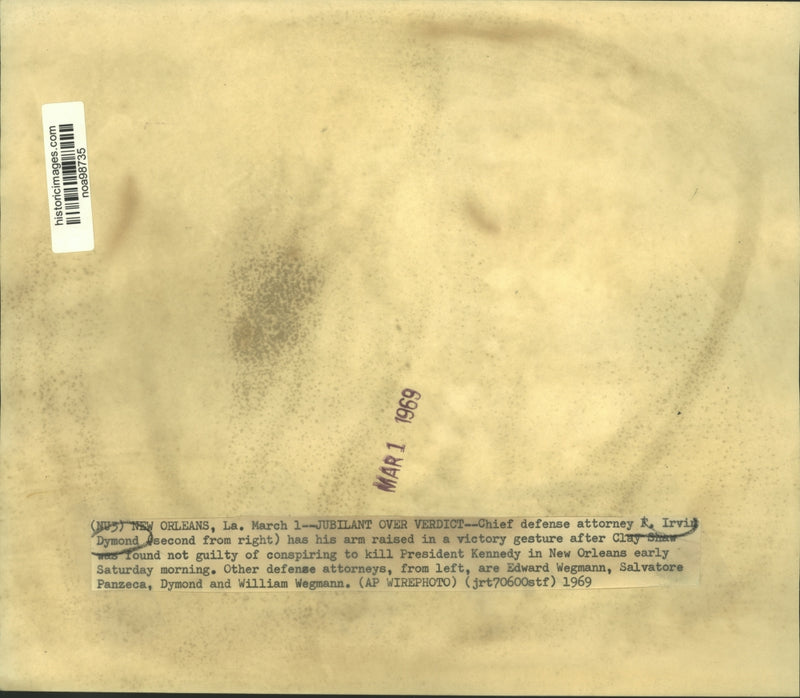 Load image into Gallery viewer, 1969 Press Photo Chief defense attorney F. Irvin Dymond gives victory gesture
