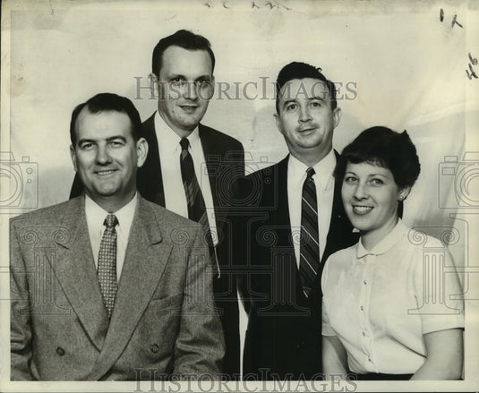1956 Press Photo Mrs. Gwen Dwyer & other officers of Loyola Alumni Association