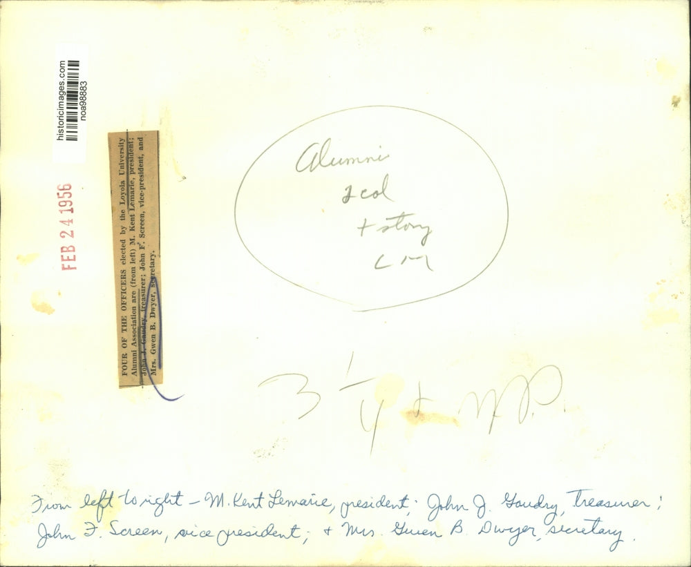 1956 Press Photo Mrs. Gwen Dwyer & other officers of Loyola Alumni Association