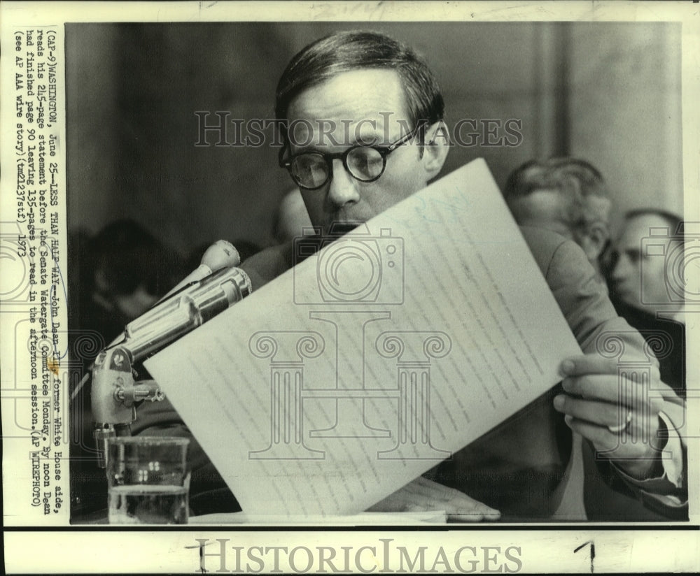 1973 Press Photo John Dean III reads his statement before Watergate Committee