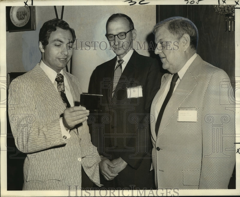 Load image into Gallery viewer, 1973 Press Photo Participants in the medical course at the Marriott Hotel
