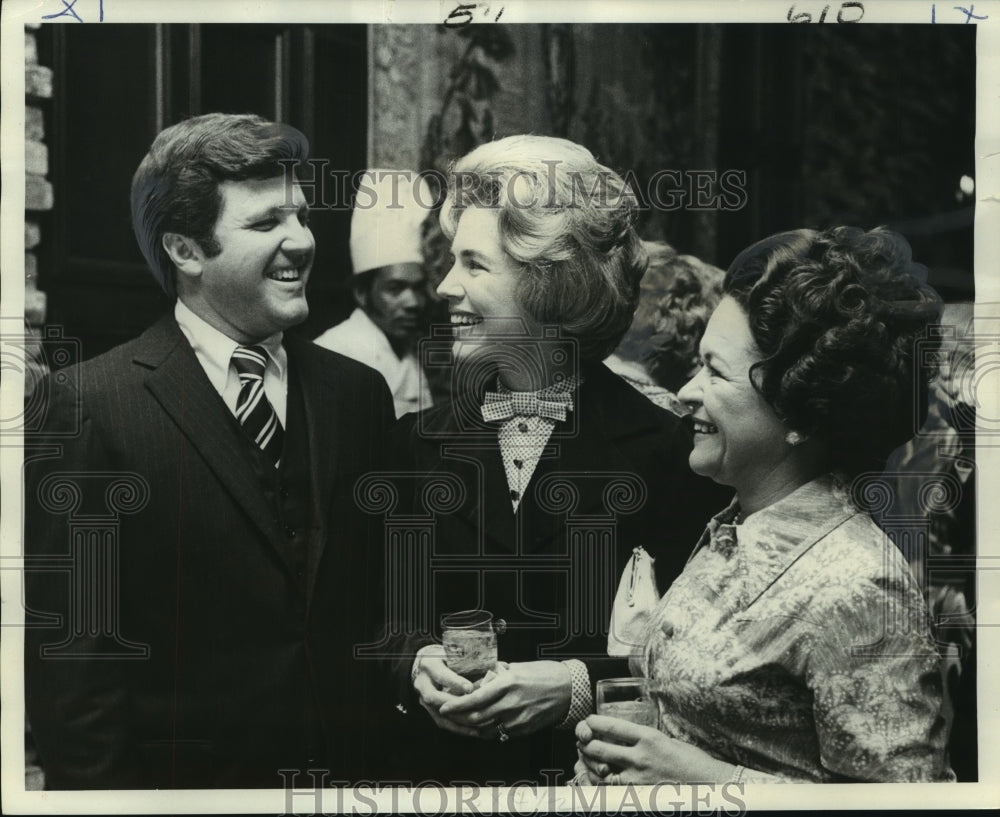 1973 Press Photo Harry Kelleher Junior, Mrs. Kelleher and Mrs. Vern Easterling- Historic Images