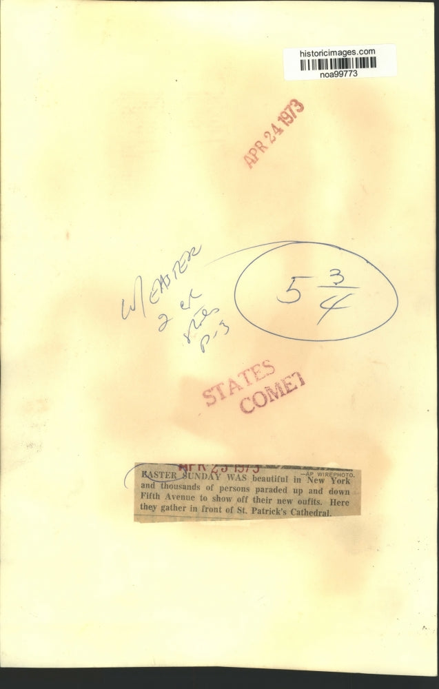 1973 Press Photo Crowd during Easter Sunday outside St. Patrick's Cathedral N.Y.