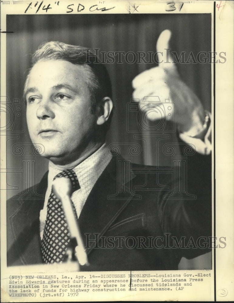 1972 Press Photo LA Gov.-Elect Edwin Edwards gestures at LA Press Association- Historic Images