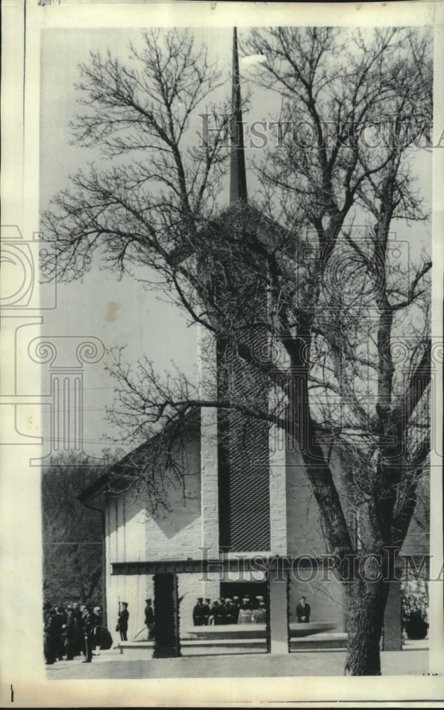 Load image into Gallery viewer, 1969 Press Photo Casket of President Eisenhower carried inside Meditation Chapel
