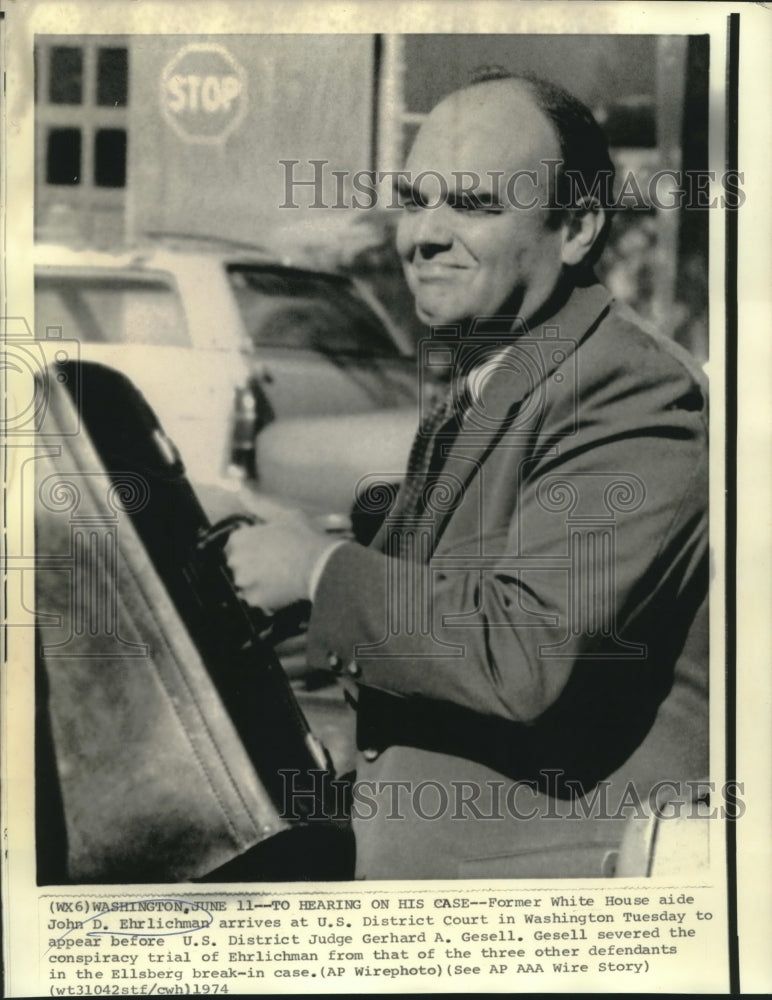 1974 Press Photo Ex-White House aide John Ehrlichman arrives at District Court- Historic Images