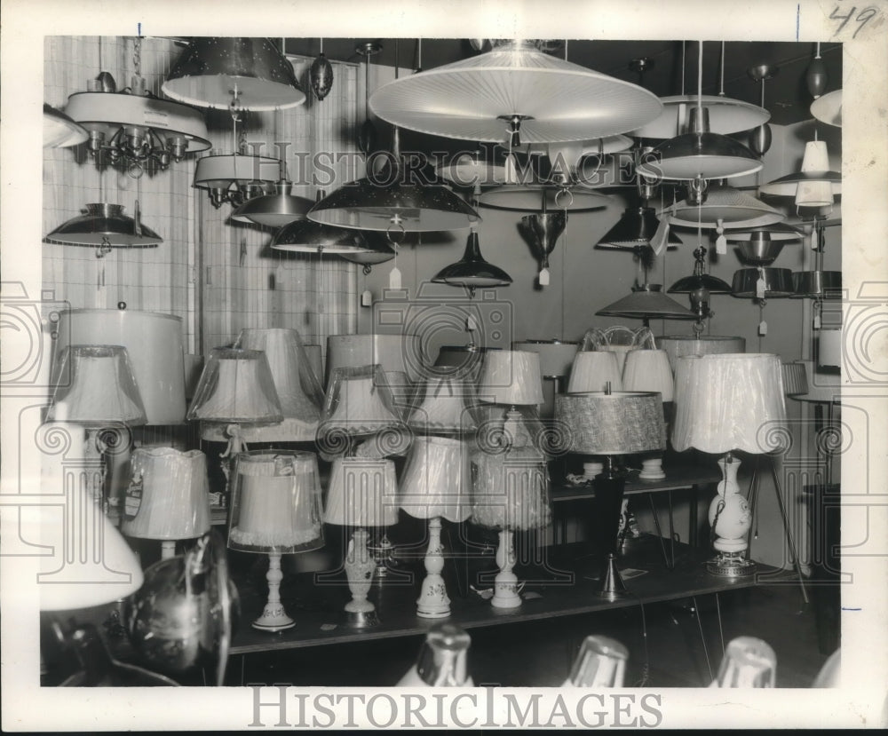 1956 Press Photo Electrical Supply Company&#39;s lighting fixtures showroom