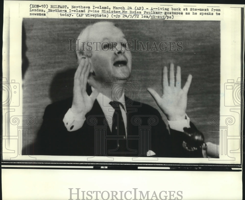 1972 Press Photo Northern Ireland Prime Minister arrives back at Stormont.- Historic Images