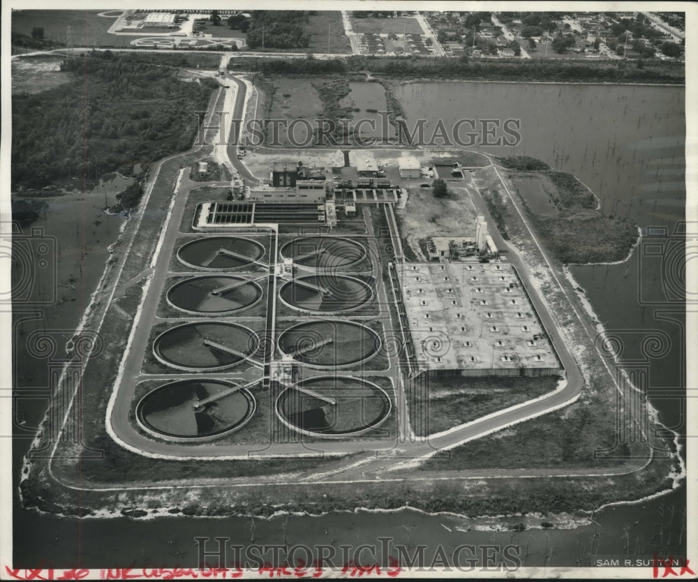 1980 Press Photo Aerial view of East Bank Sewage Treatment Plant. - nob00614