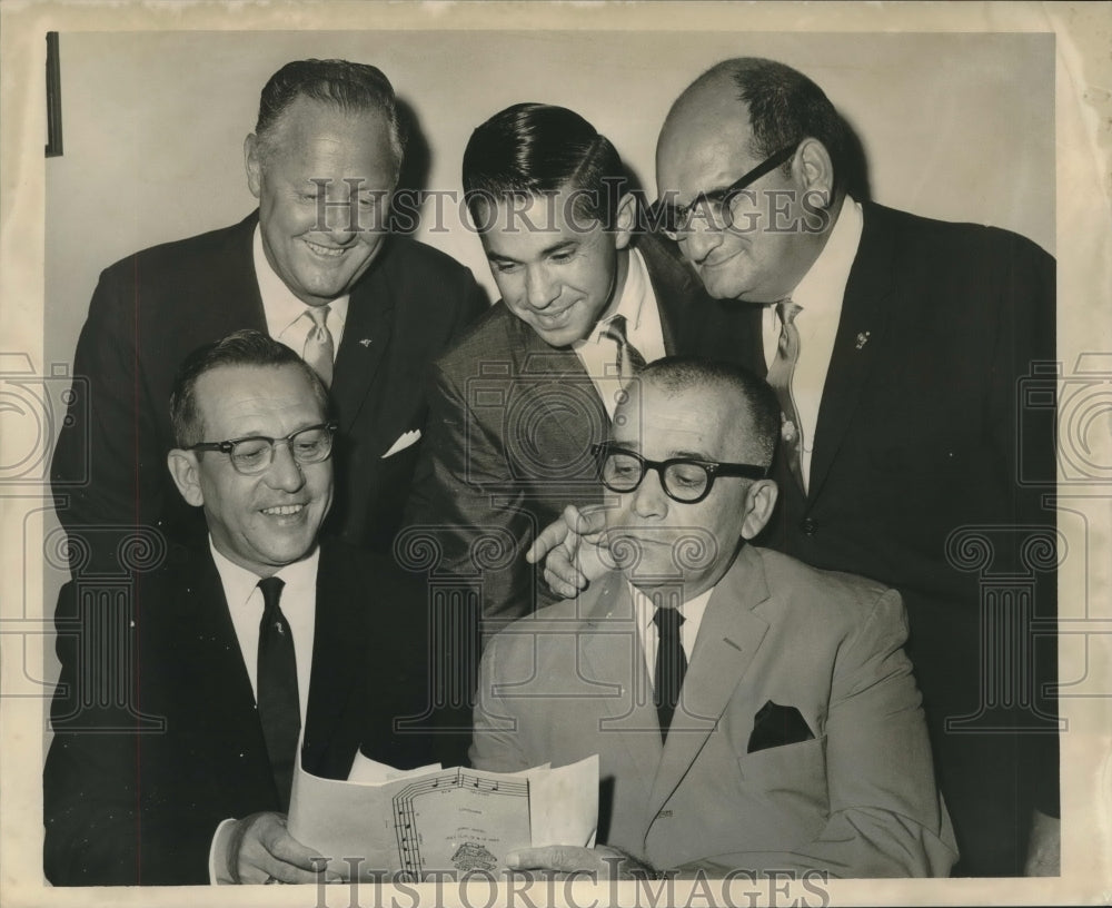 1965 Press Photo Food Service Executives Association Election of Officers