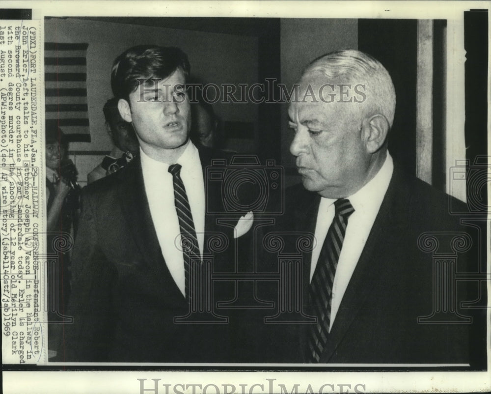 1969 Press Photo Defendant Robert Erler with his attorney Joseph A. Varon