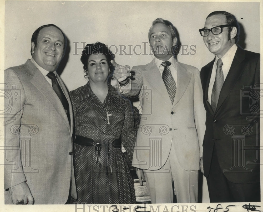 1972 Press Photo Gov. Edwards at a party with Mr. &amp; Mrs. Dimaggio &amp; Robert Cole- Historic Images