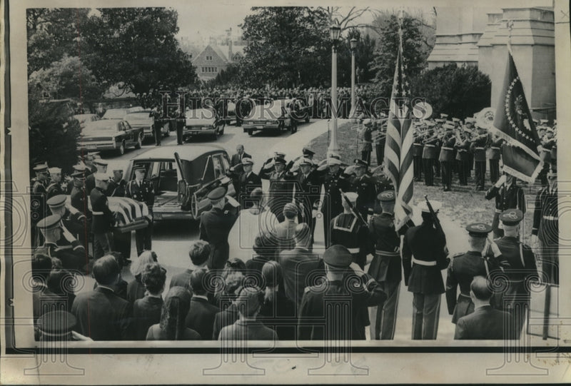Load image into Gallery viewer, 1969 Press Photo Body of President Eisenhower taken to National Cahedral
