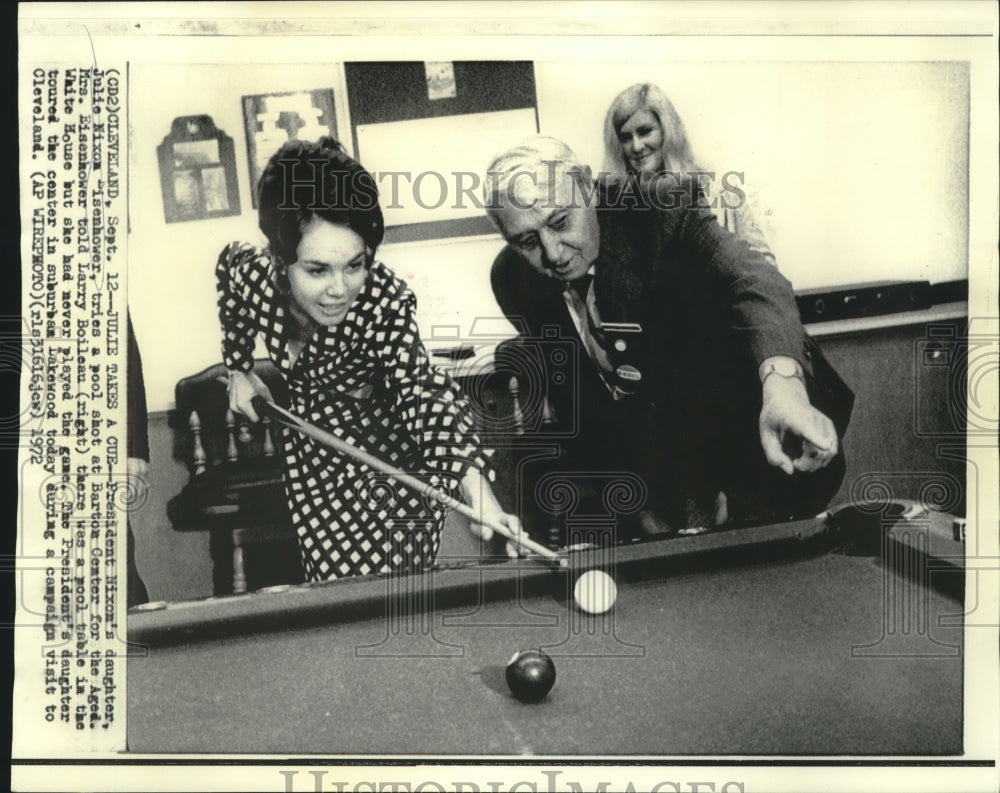 1972 Press Photo Julie Nixon Eisenhower, plays billiards at Barton Center