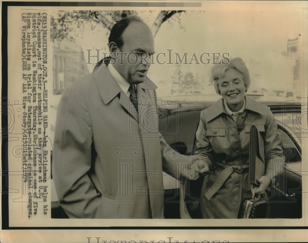 1974 Press Photo John Erlichman and wife arrive at U.S. District Court for trial- Historic Images