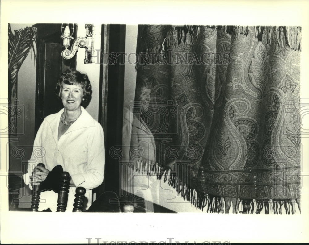  Press Photo Margaret Doll with paisley shawl, namesake of Wyoming restaurant- Historic Images