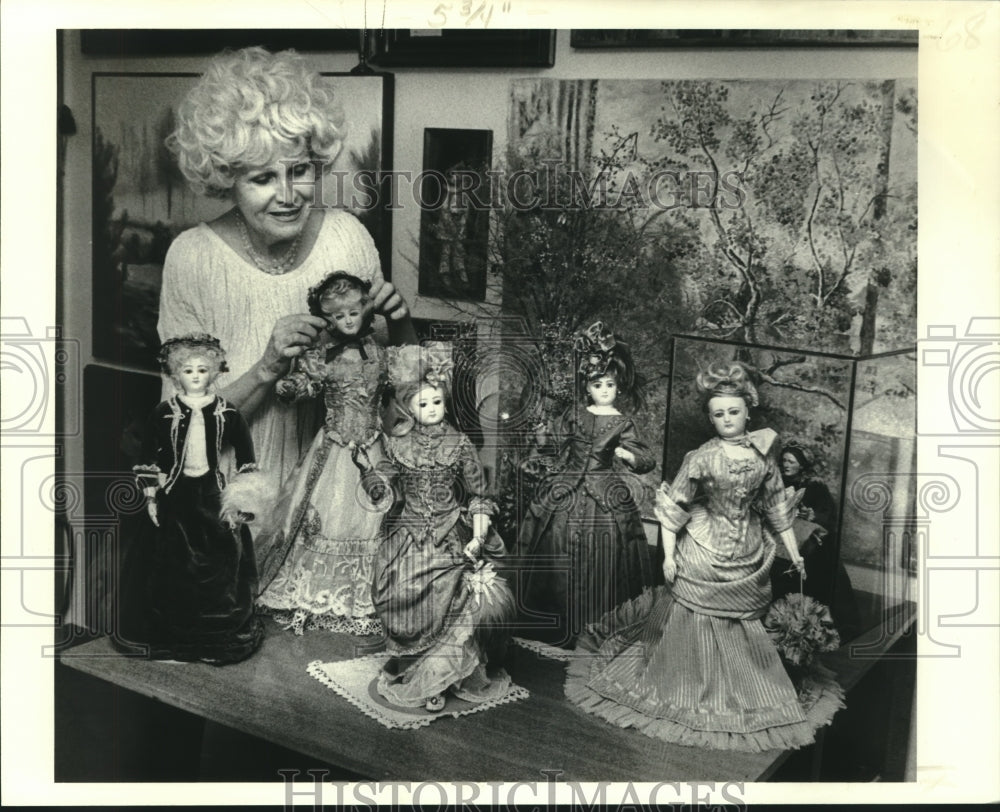 1978 Press Photo Nina McGuire with a few of her antique French dolls- Historic Images