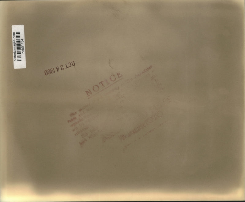 Load image into Gallery viewer, 1960 Press Photo Dreadnought, first British nuclear sub launched. - nob01434
