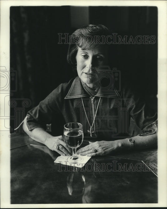 1977 Press Photo Elaine Edwards wife of Louisiana Governor- Historic Images