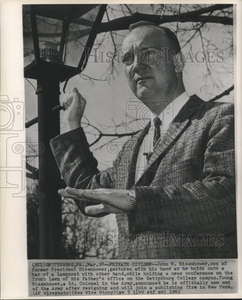 1963 Press Photo John E. Eisenhower officially out of the Army after resigning