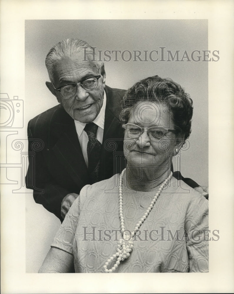 1975 Press Photo Mr. and Mrs. Julius S. Farmer, Sr., Louisiana- Historic Images