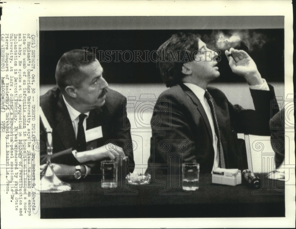 1970 Press Photo Dr. Robert Edwards and Dr. Pierre Soupart at biology symposium.- Historic Images