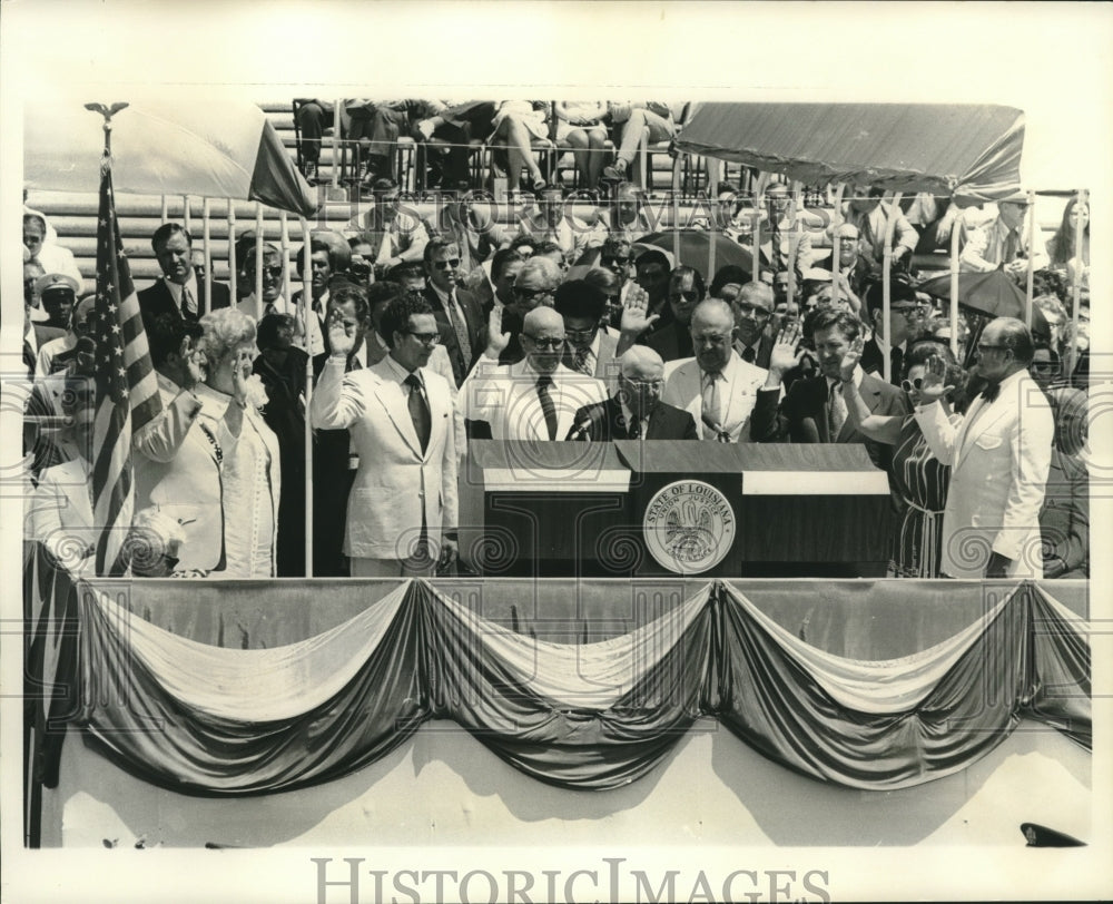 1972 Press Photo Oath taking given by Associate Justice Walter B. Hamlin- Historic Images