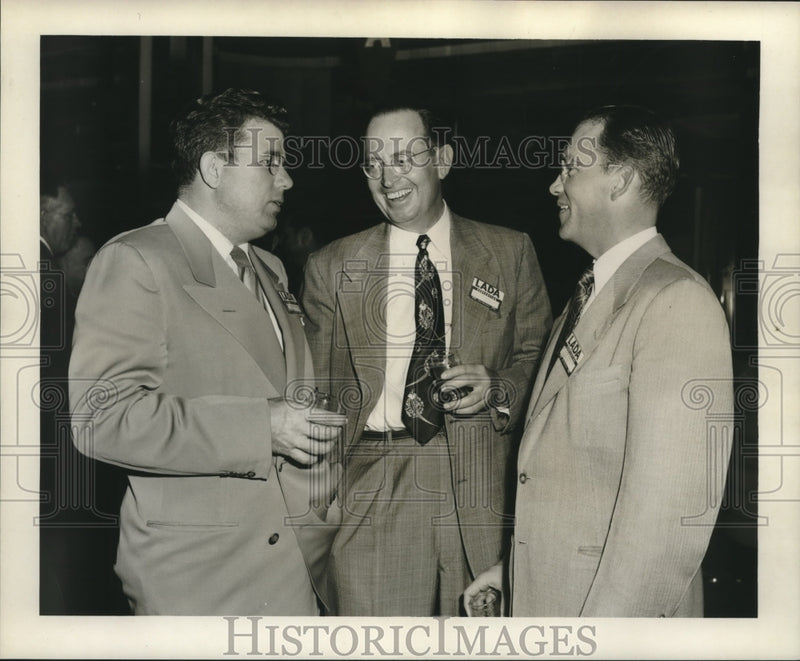 Load image into Gallery viewer, 1951 Press Photo Car dealers defense role cited at Automobile Dealers convention
