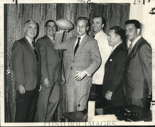 1970 Press Photo Mayor Moon Landrieu with Ted Gormely Stadium Outing Officials