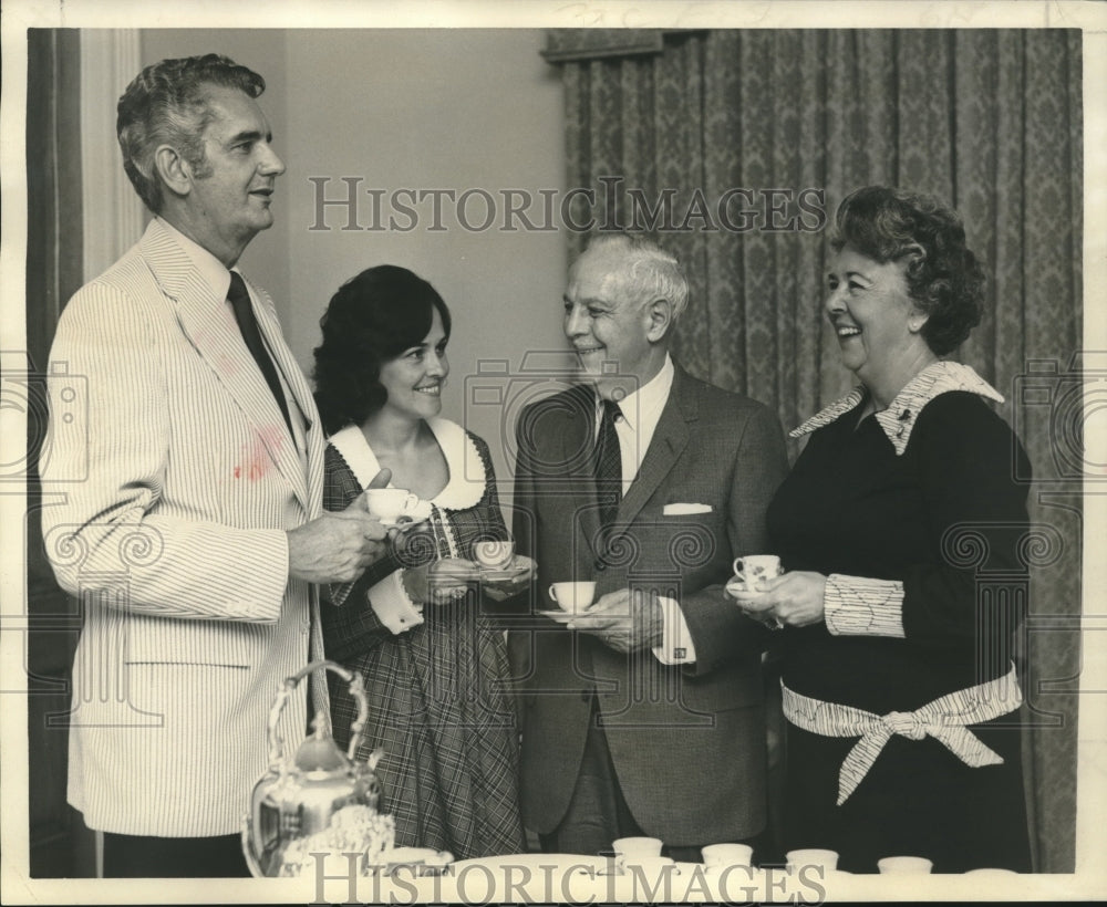 1972 Press Photo Leading participants of a campaign to eradicate uterine cancer- Historic Images