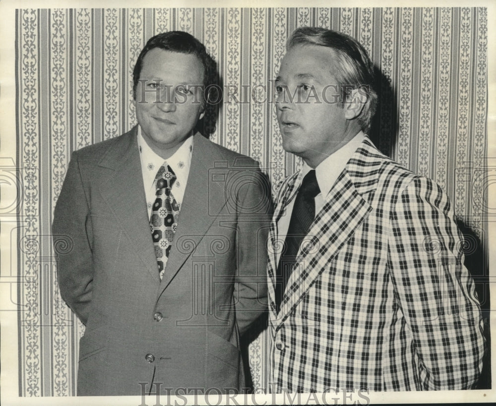 1974 Press Photo C. Grisbaum and Governor Edwards at event. - nob02556- Historic Images