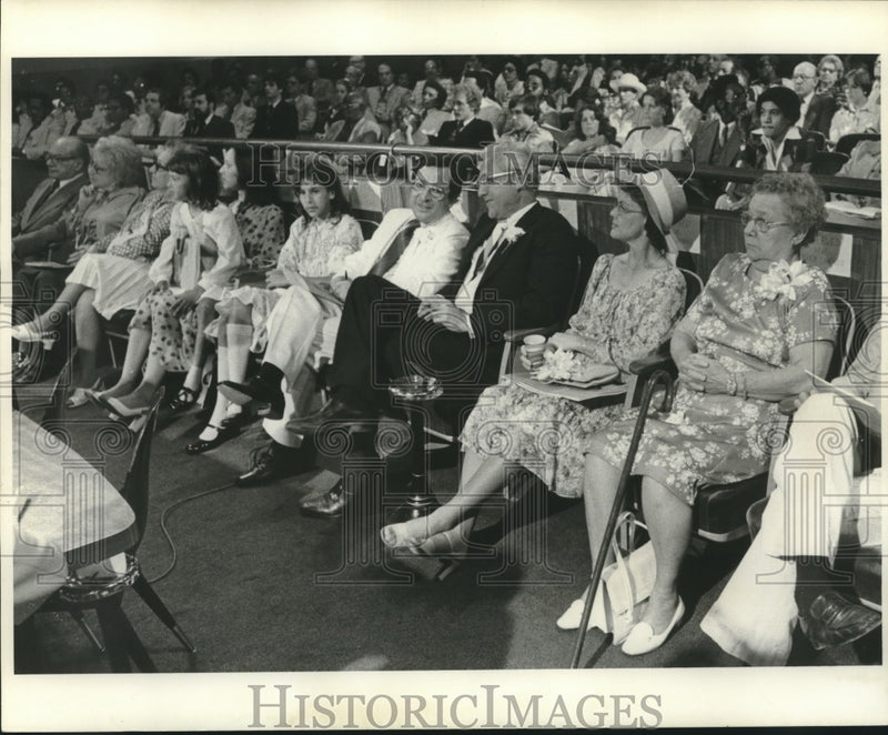 Load image into Gallery viewer, 1978 Press Photo Former New Orleans Mayor Moon Landrieu - nob02658
