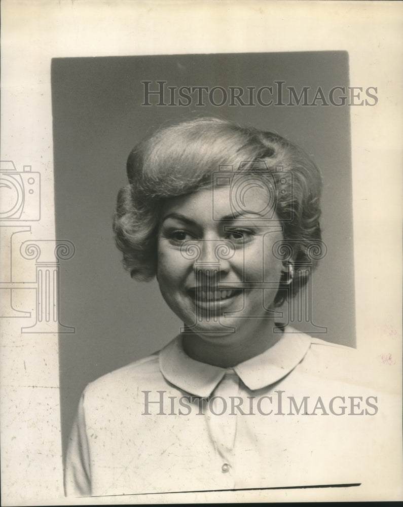 1963 Press Photo Mrs. Louis Favors - nob02950