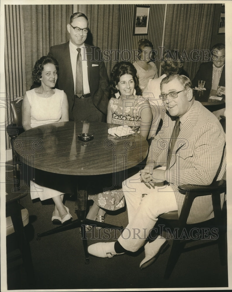 1972 Press Photo The Frank Funck&#39;s &amp; Paul Falter&#39;s at Vista Shores Club Ball- Historic Images