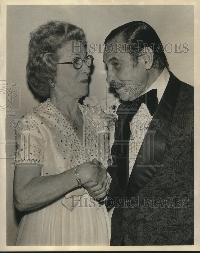 1973 Press Photo Mrs. John Elich and Dr. John Furbay at Parliamentarian Banquet.- Historic Images