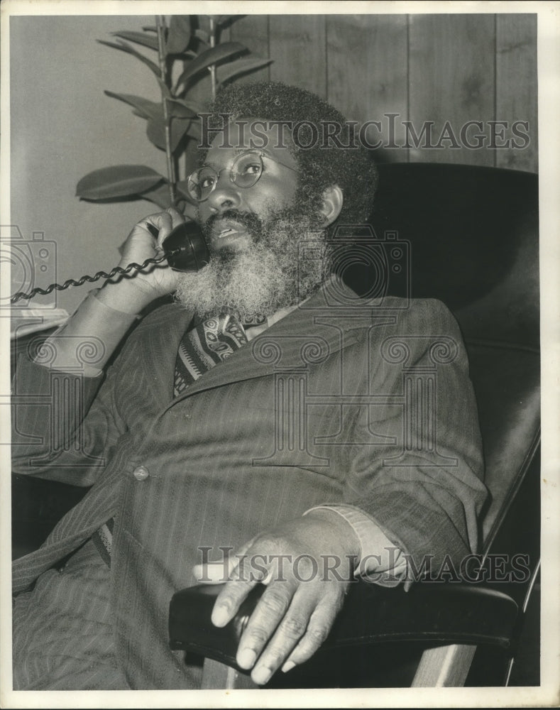 1973 Press Photo Lolis Elie on the telephone - Historic Images