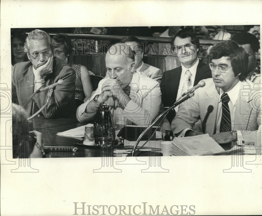 1975 Press Photo Former Mayor of New Orleans, Moon Landrieu - nob03758