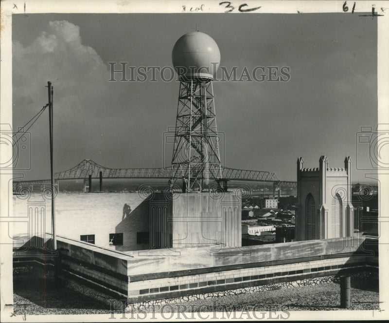 Load image into Gallery viewer, 1960 Press Photo Fiberglas Radar Dome on roof of Federal Office Building
