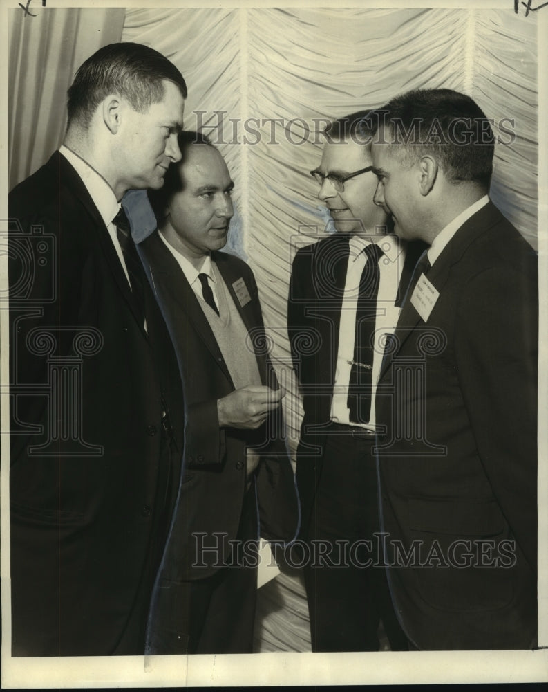 Load image into Gallery viewer, 1968 Press Photo Microscopy symposium, Louisiana Society Members - nob04497
