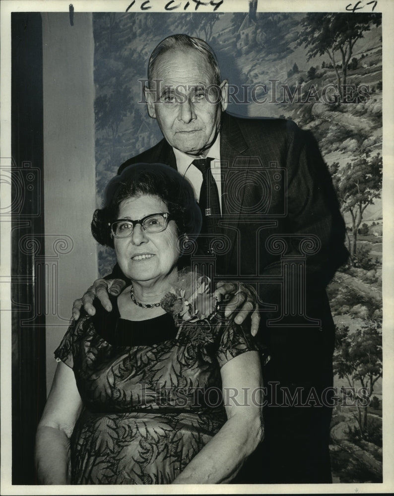 1970 Press Photo Mr. &amp; Mrs. Frank Ferrara celebrate 50th wedding anniversary.- Historic Images