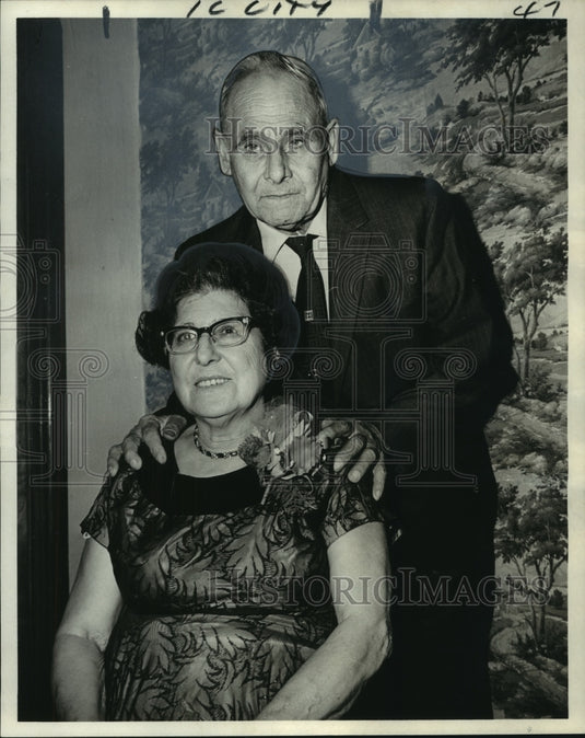 1970 Press Photo Mr. & Mrs. Frank Ferrara celebrate 50th wedding anniversary.- Historic Images