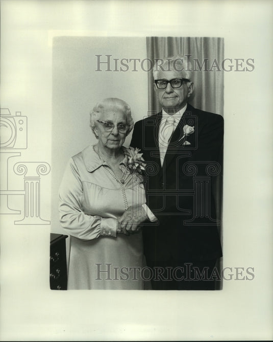 1977 Press Photo Mr. & Mrs. Percy J. Ferrand, Sr. celebrate anniversary- Historic Images